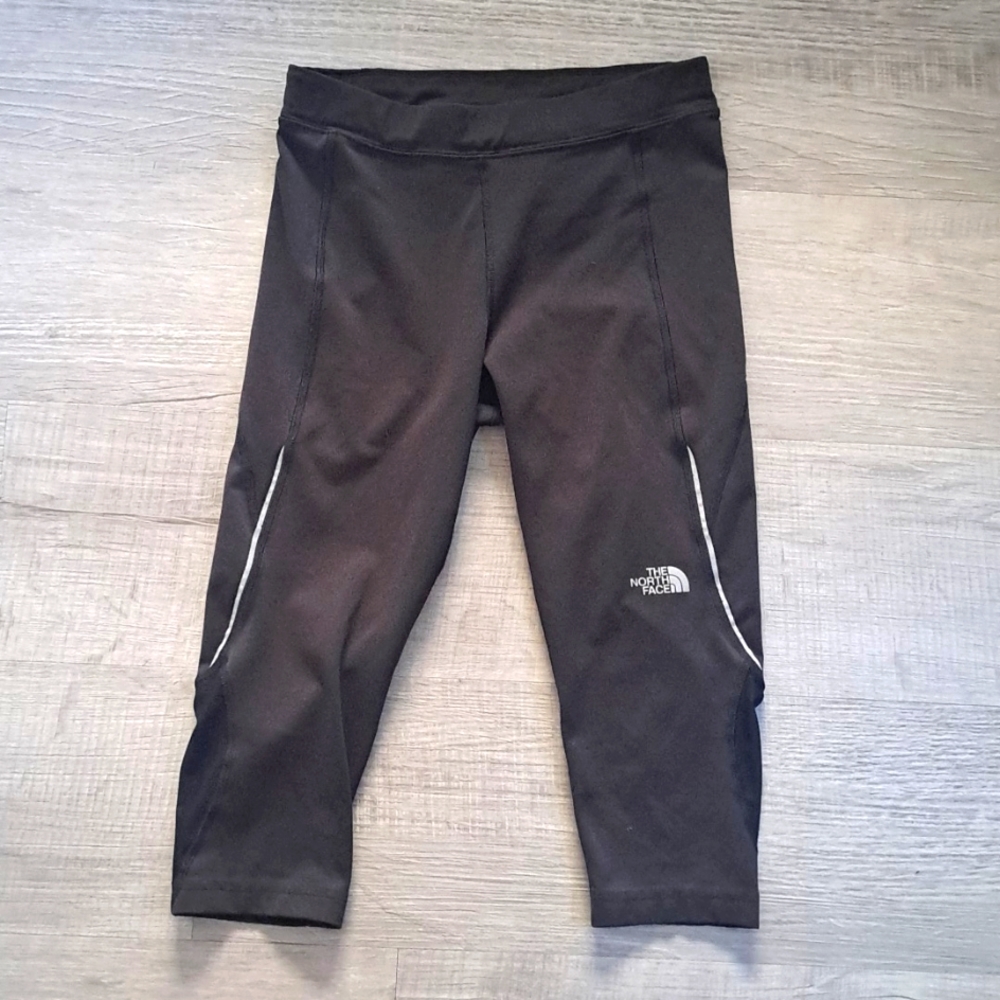 The Noeth Face Cropped Black Vapor Wick Leggings size Small